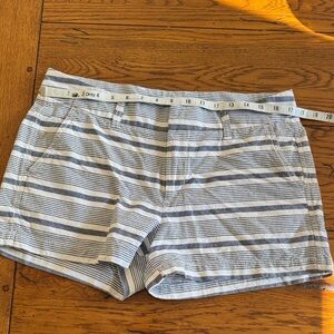 GAP White and Blue Striped Women’s Shorts